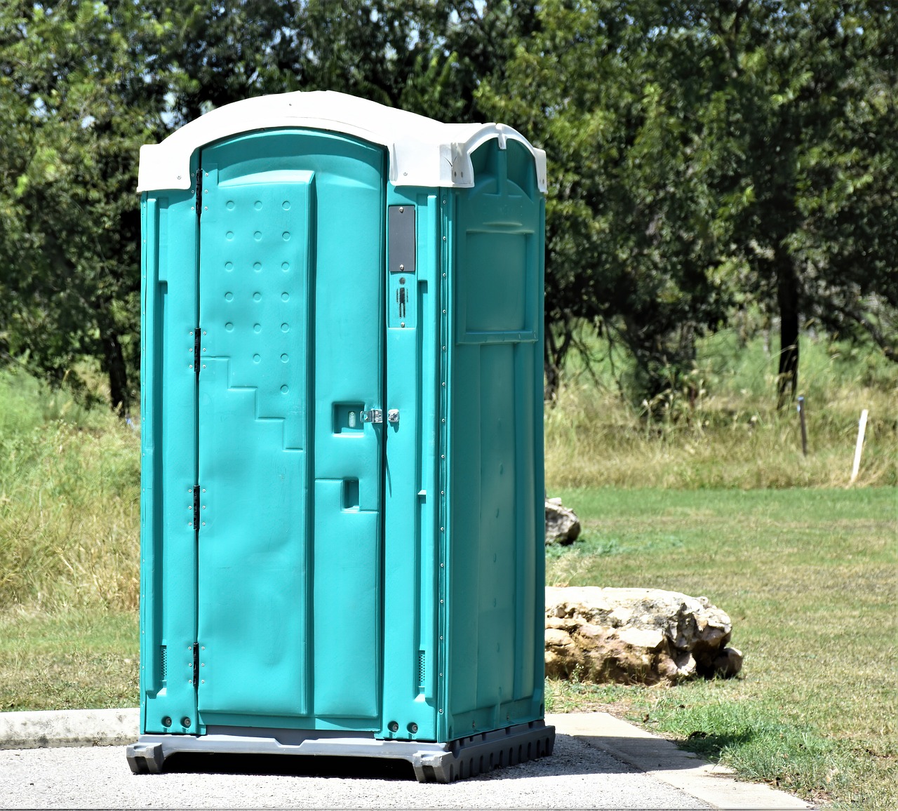 Single occupant portapotty for weddings