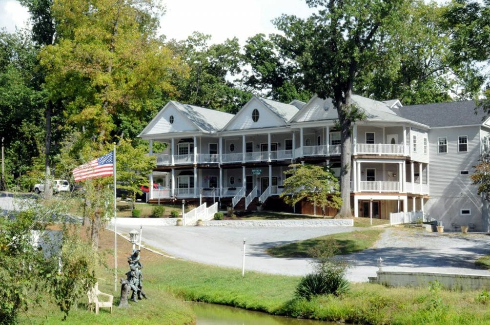 Elegant lodging at Acorn Hill Lodge, a top bed & breakfast wedding venue in Lynchburg, Virginia.
