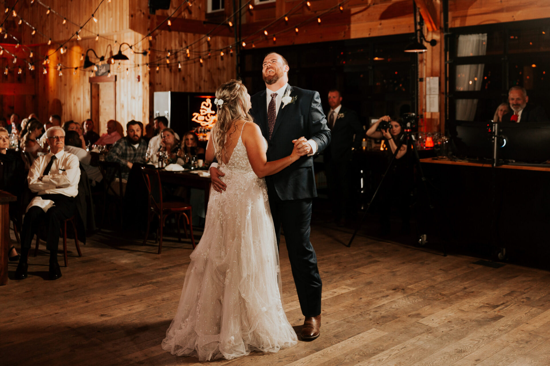 Zion Springs bride and groom first dance