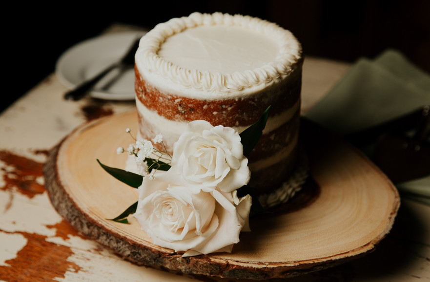 wedding cake with fresh roses