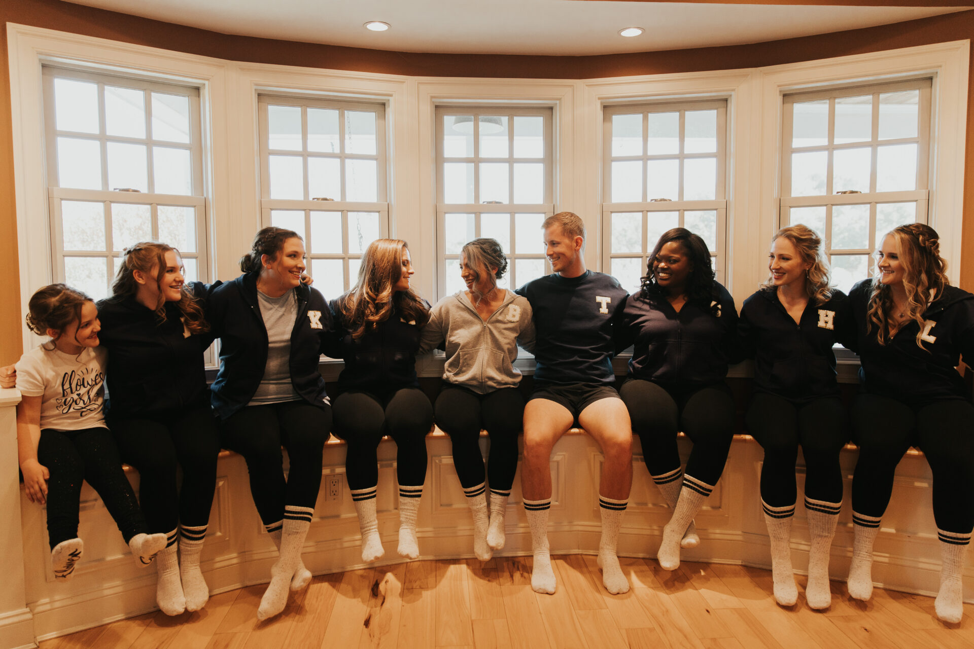 bride, bridesmaids, Zion Springs Manor House, relaxing