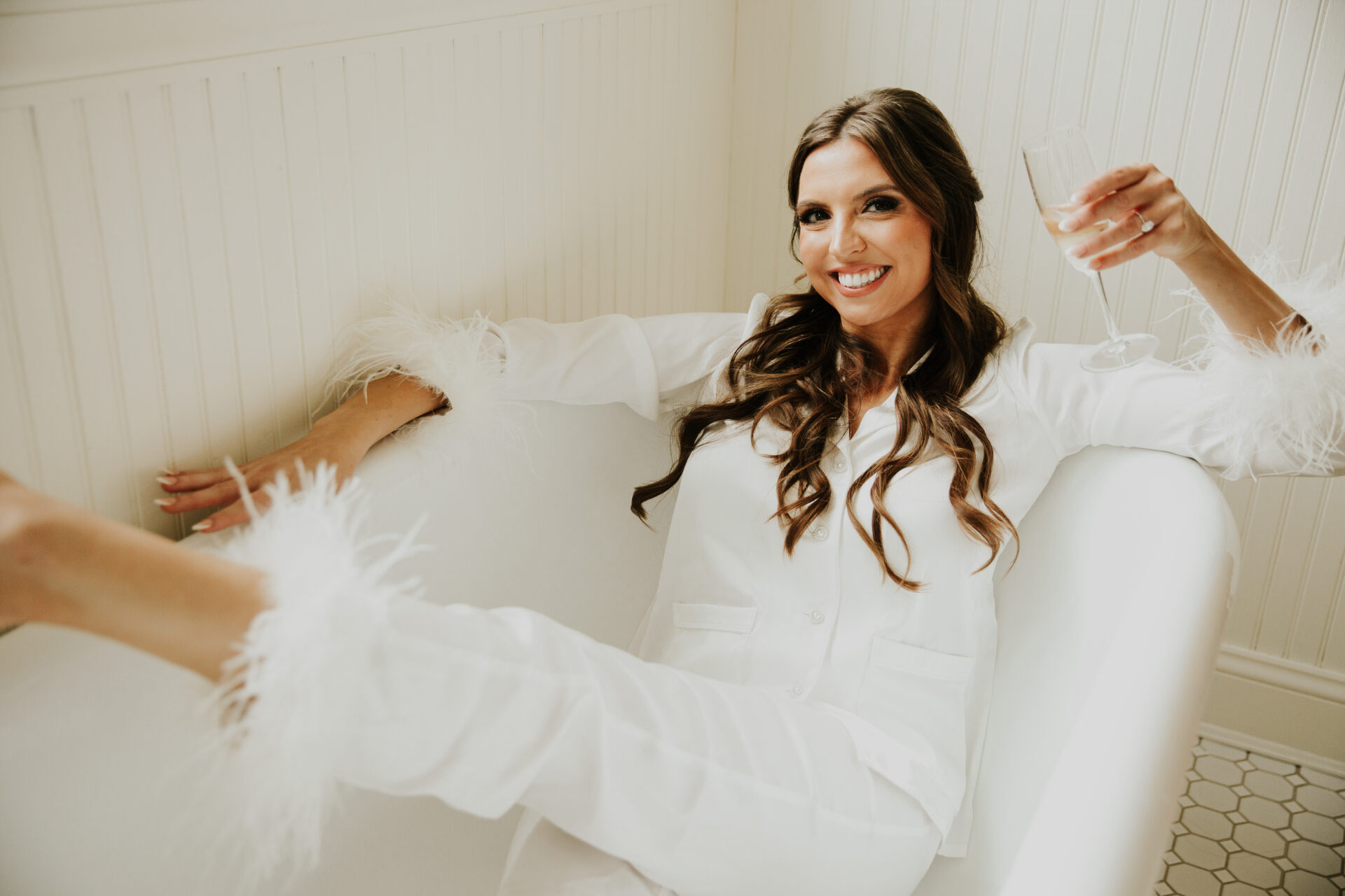 Bride, bath, white feathers