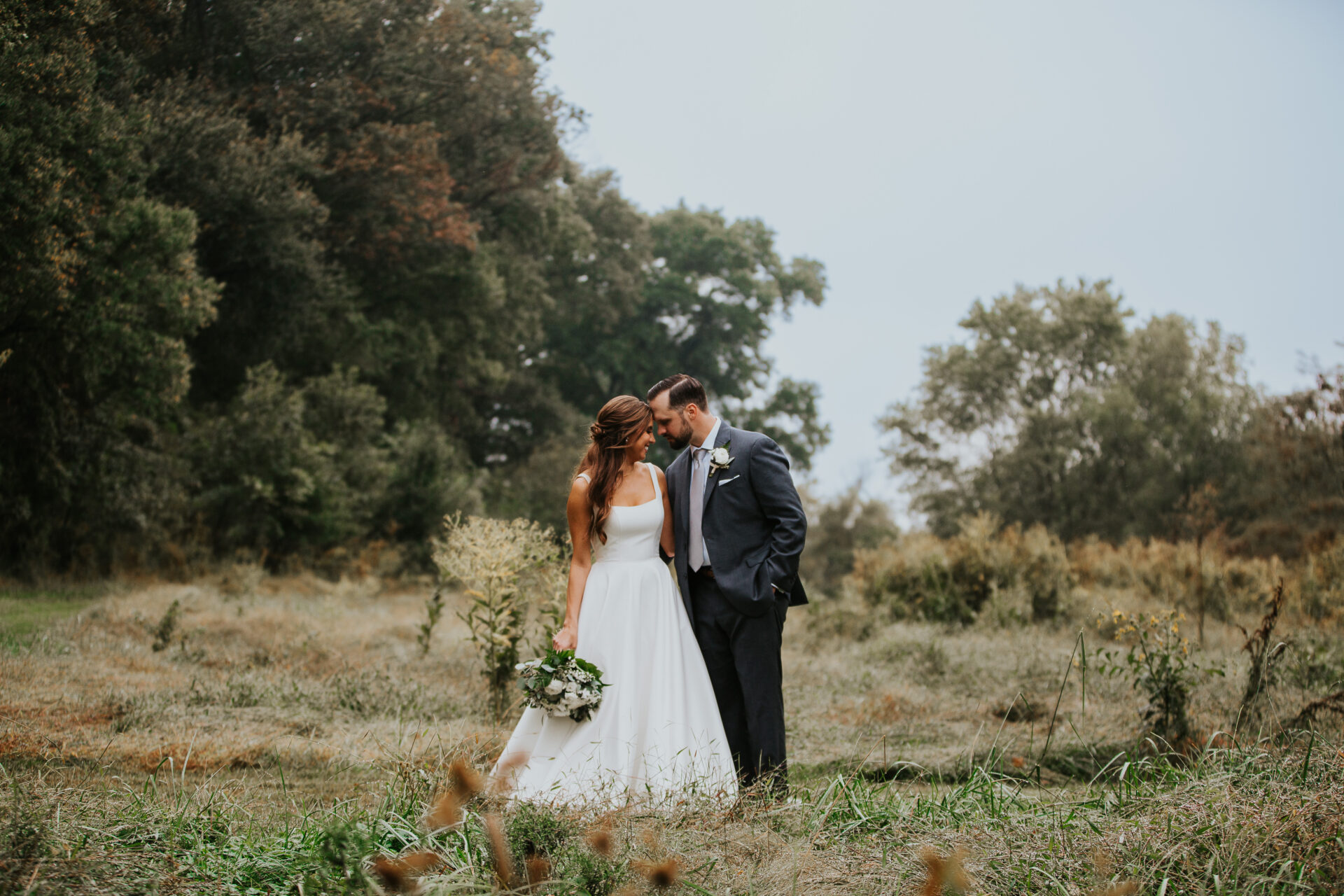 bride, groom, fall wedding, trees