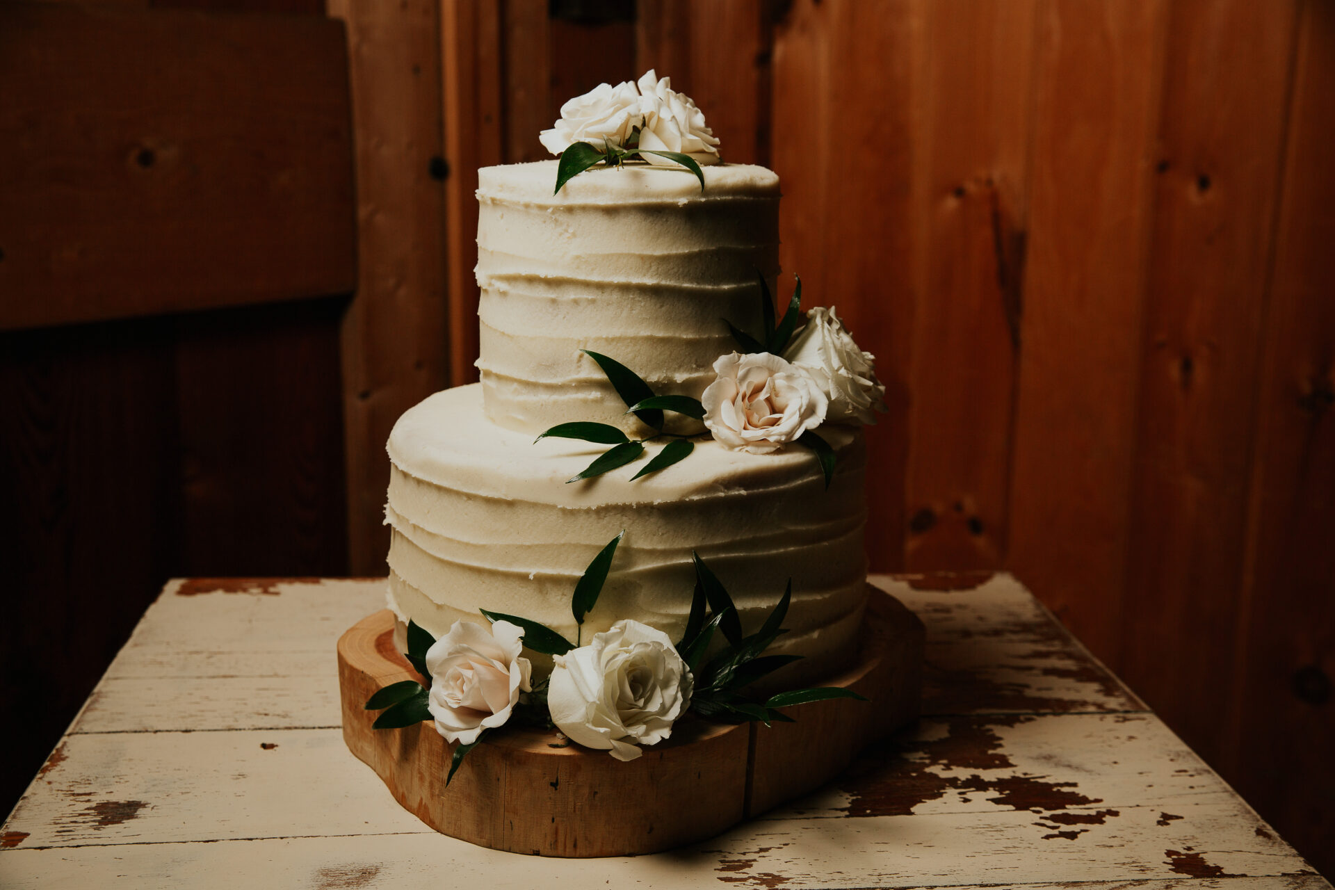 wedding cake, two-tier cake